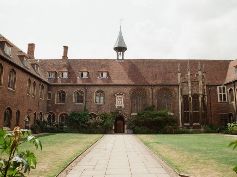 3 Instituições de Ensino Britânicas que Você Precisa Conhecer